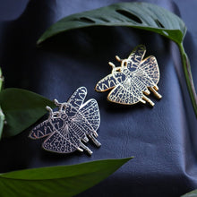 Load image into Gallery viewer, Grasshopper enamel pin